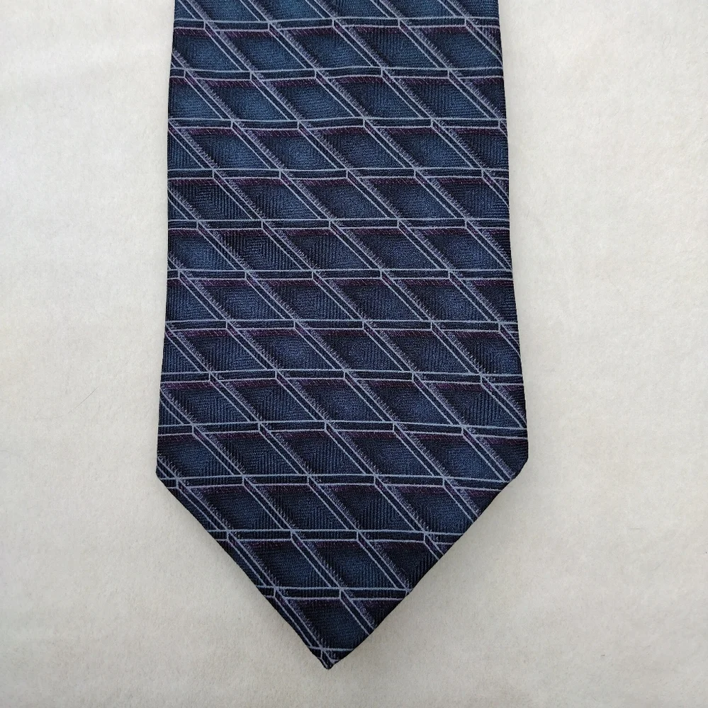 Silk Bill Blass Blue and Purple Geometric Tie EUC